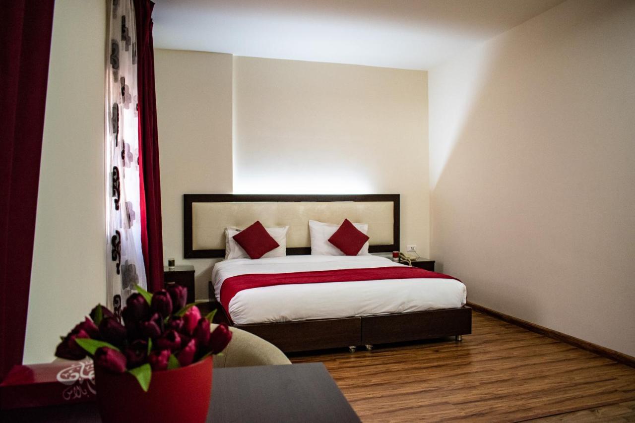 อัล เมอร์จาน พาเลซ โฮเต็ล Hotel จูนิเย ภายนอก รูปภาพ