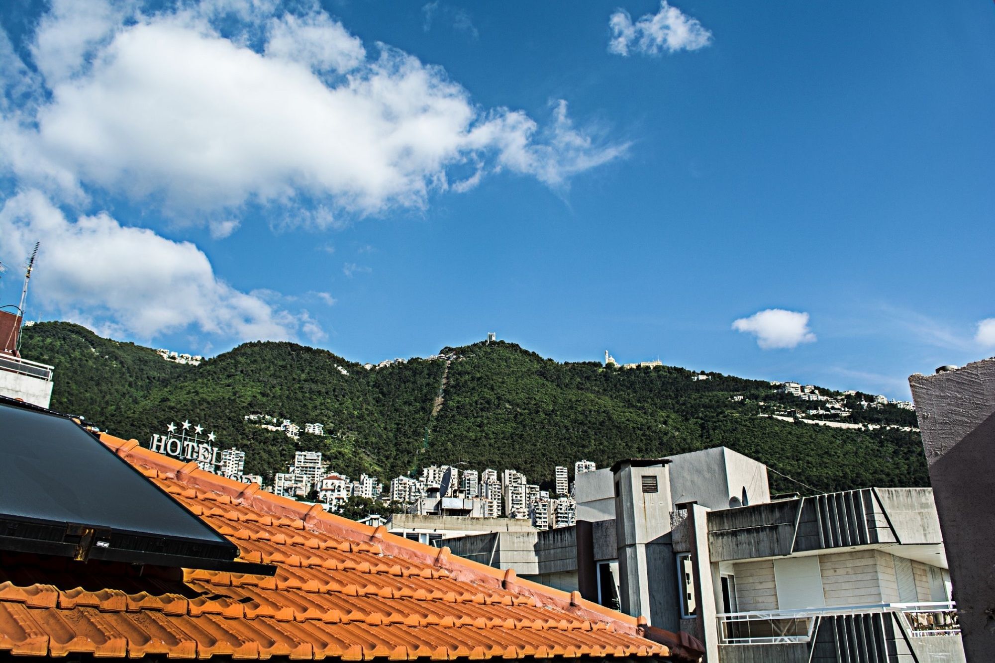 อัล เมอร์จาน พาเลซ โฮเต็ล Hotel จูนิเย ภายนอก รูปภาพ