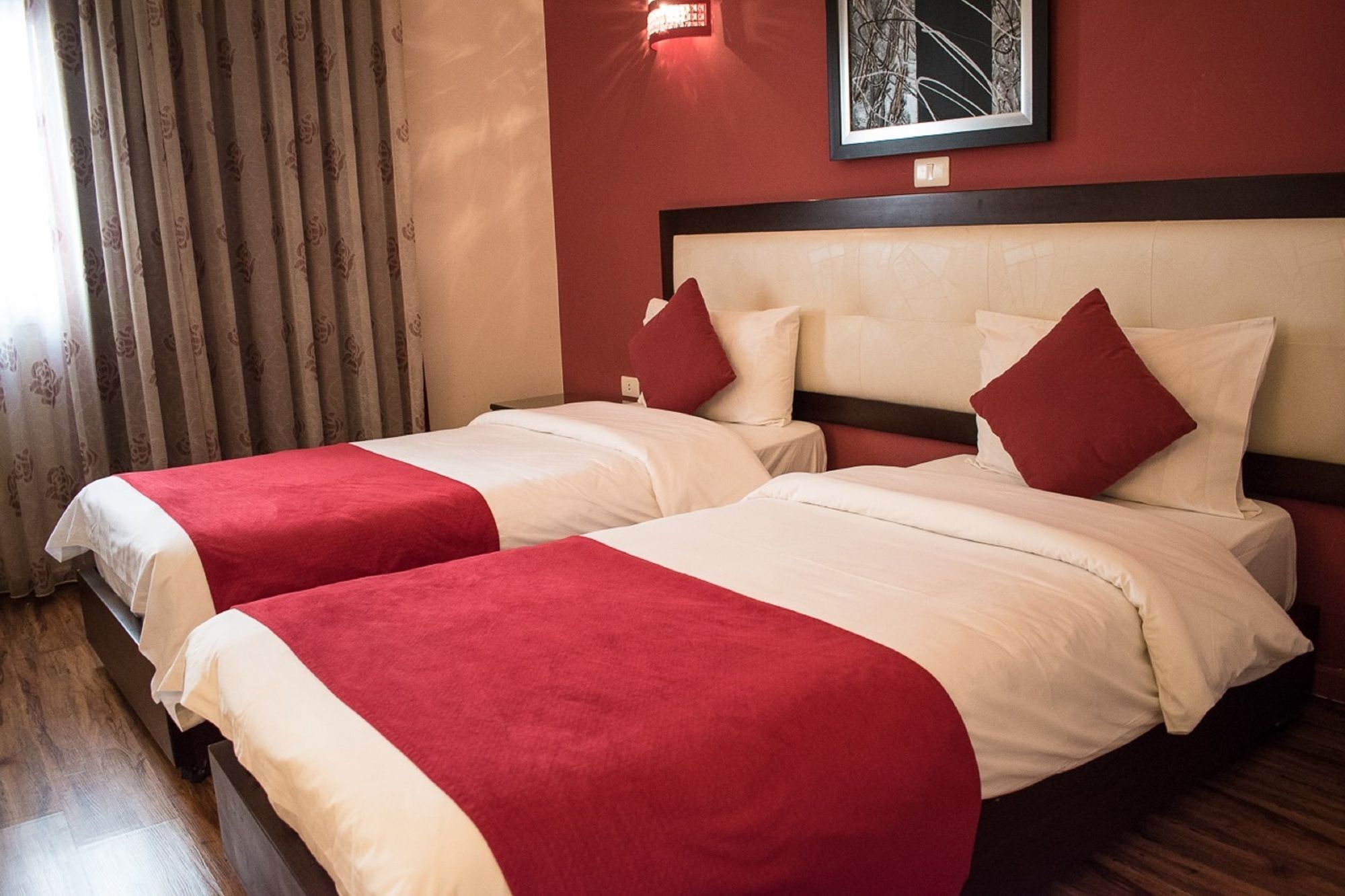 อัล เมอร์จาน พาเลซ โฮเต็ล Hotel จูนิเย ภายนอก รูปภาพ