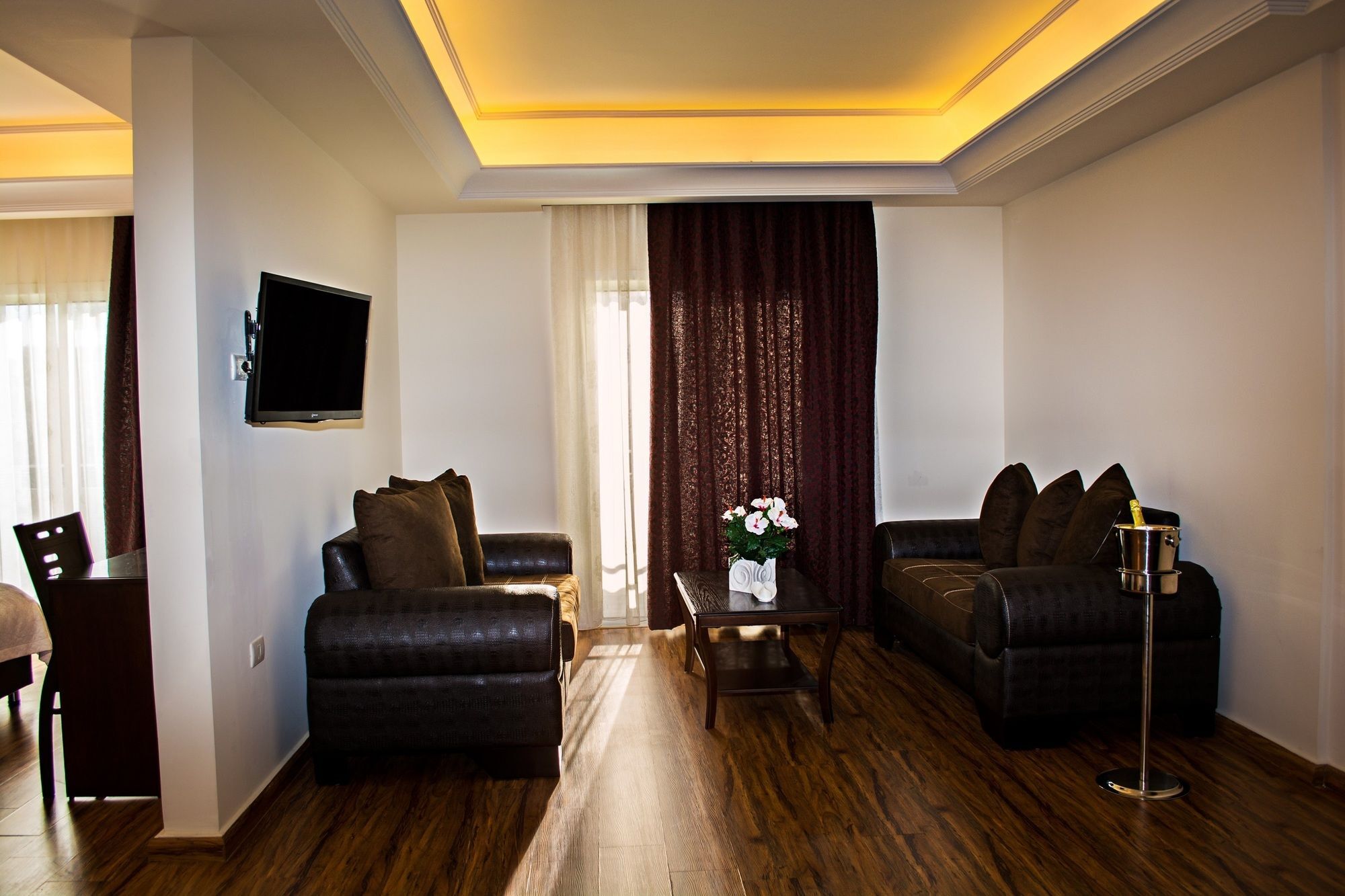อัล เมอร์จาน พาเลซ โฮเต็ล Hotel จูนิเย ภายนอก รูปภาพ